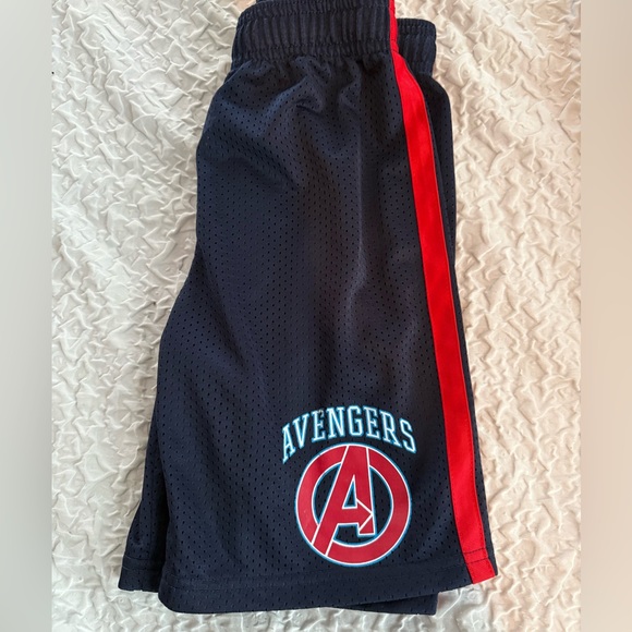 Epic Threads Avengers Navy and Red Kid’s Athletic Shorts size 6 - Picture 6 of 7